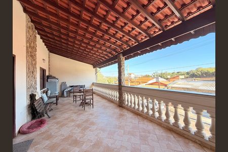 Sacada de casa à venda com 3 quartos, 262m² em Jardim Caçula, Jundiaí