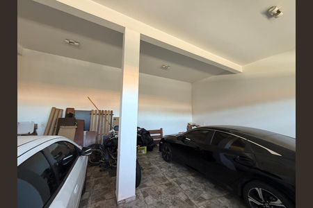Garagem de casa à venda com 3 quartos, 262m² em Jardim Caçula, Jundiaí