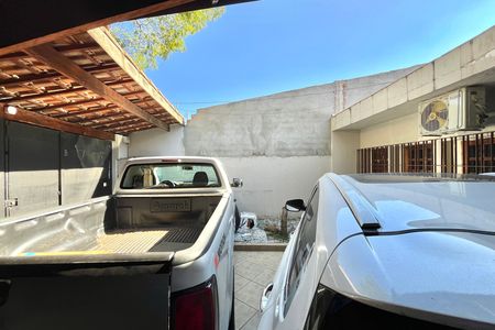 Garagem de casa à venda com 3 quartos, 500m² em Jabaquara, São Paulo