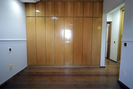 Apartamento à venda com 115m², 3 quartos e 2 vagas Apartamento à venda com 115m², 3 quartos e 2 vagasQuarto Suite