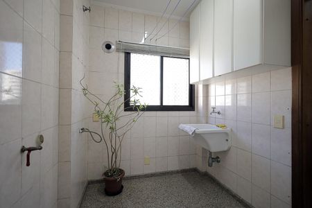 Apartamento à venda com 115m², 3 quartos e 2 vagas Apartamento à venda com 115m², 3 quartos e 2 vagasÁrea de Serviço