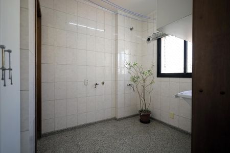Apartamento à venda com 115m², 3 quartos e 2 vagas Apartamento à venda com 115m², 3 quartos e 2 vagasÁrea de Serviço