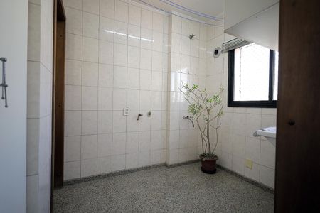 Apartamento à venda com 115m², 3 quartos e 2 vagas Apartamento à venda com 115m², 3 quartos e 2 vagasÁrea de Serviço