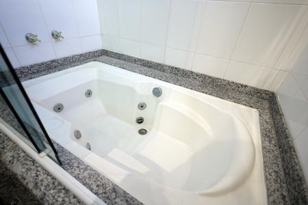 Apartamento à venda com 115m², 3 quartos e 2 vagas Apartamento à venda com 115m², 3 quartos e 2 vagasBanheiro Suíte