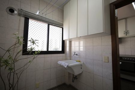 Apartamento à venda com 115m², 3 quartos e 2 vagas Apartamento à venda com 115m², 3 quartos e 2 vagasÁrea de Serviço