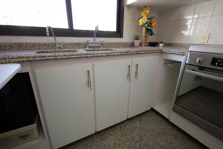 Apartamento à venda com 115m², 3 quartos e 2 vagas Apartamento à venda com 115m², 3 quartos e 2 vagasCozinha