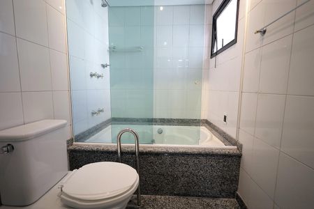 Apartamento à venda com 115m², 3 quartos e 2 vagas Apartamento à venda com 115m², 3 quartos e 2 vagasBanheiro Suíte