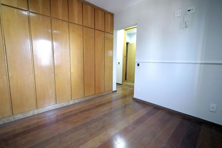 Apartamento à venda com 115m², 3 quartos e 2 vagas Apartamento à venda com 115m², 3 quartos e 2 vagasQuarto Suite