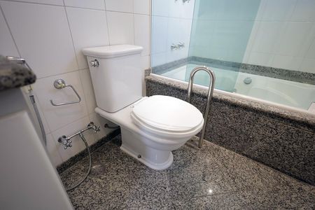 Apartamento à venda com 115m², 3 quartos e 2 vagas Apartamento à venda com 115m², 3 quartos e 2 vagasBanheiro Suíte