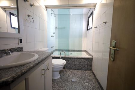 Apartamento à venda com 115m², 3 quartos e 2 vagas Apartamento à venda com 115m², 3 quartos e 2 vagasBanheiro Suíte