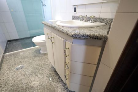 Apartamento à venda com 115m², 3 quartos e 2 vagas Apartamento à venda com 115m², 3 quartos e 2 vagasBanheiro