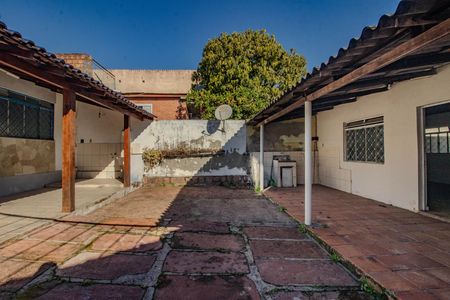 Pátio de casa à venda com 2 quartos, 120m² em Morro Santana, Porto Alegre