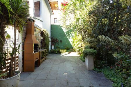 Quintal de casa para alugar com 4 quartos, 400m² em Jardim Luzitania, São Paulo