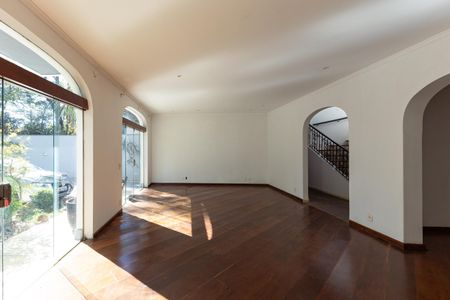 Sala de casa para alugar com 4 quartos, 400m² em Jardim Luzitania, São Paulo