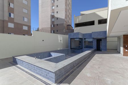 Apartamento à venda com 53m², 2 quartos e 1 vaga Apartamento à venda com 53m², 2 quartos e 1 vagaÁrea comum - Piscina