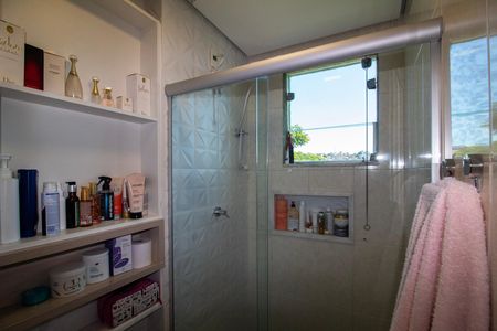 Apartamento à venda com 60m², 2 quartos e 1 vaga Apartamento à venda com 60m², 2 quartos e 1 vagaBanheiro da Suite