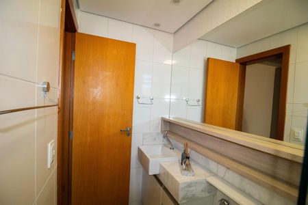 Apartamento à venda com 60m², 2 quartos e 1 vaga Apartamento à venda com 60m², 2 quartos e 1 vagaBanheiro social