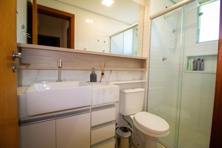 Apartamento à venda com 60m², 2 quartos e 1 vaga Apartamento à venda com 60m², 2 quartos e 1 vagaBanheiro social