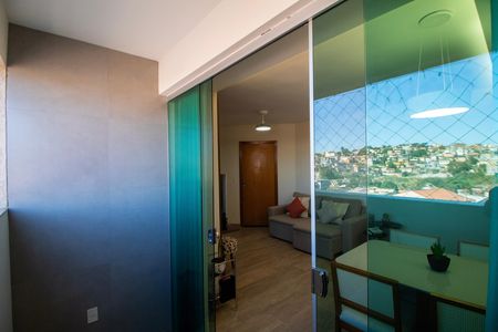 Apartamento à venda com 60m², 2 quartos e 1 vaga Apartamento à venda com 60m², 2 quartos e 1 vagaVaranda da sala