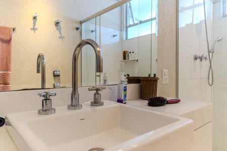 Apartamento à venda com 480m², 4 quartos e 3 vagas Apartamento à venda com 480m², 4 quartos e 3 vagasBanheiro Social 1