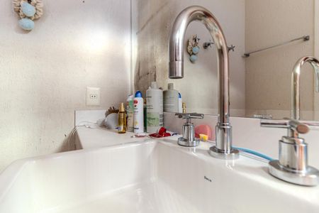 Apartamento à venda com 480m², 4 quartos e 3 vagas Apartamento à venda com 480m², 4 quartos e 3 vagasBanheiro da Suíte 1