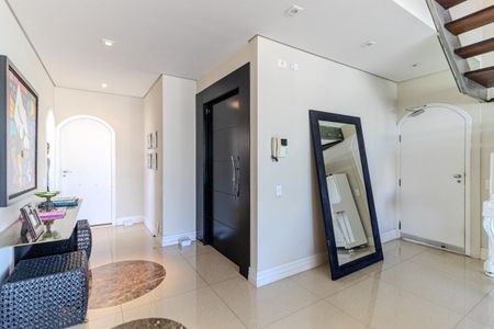 Apartamento à venda com 480m², 4 quartos e 3 vagas Apartamento à venda com 480m², 4 quartos e 3 vagasEntrada Social