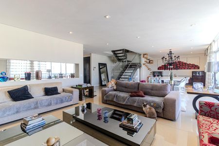 Apartamento à venda com 480m², 4 quartos e 3 vagas Apartamento à venda com 480m², 4 quartos e 3 vagasSala