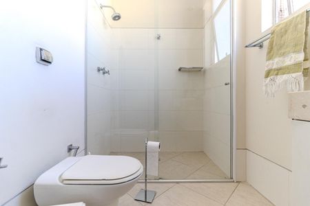 Apartamento à venda com 480m², 4 quartos e 3 vagas Apartamento à venda com 480m², 4 quartos e 3 vagasBanheiro Social 2