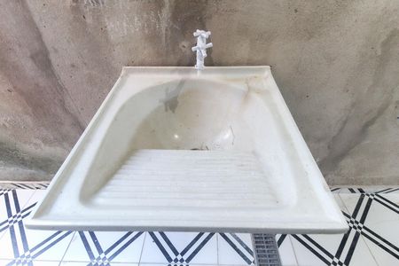 Área de Serviço de casa para alugar com 2 quartos, 85m² em Parque Guaianazes, São Paulo