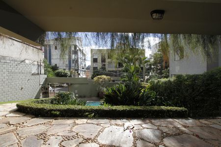 Garagem de casa à venda com 4 quartos, 250m² em Buritis, Belo Horizonte