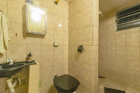 Banheiro social de casa à venda com 4 quartos, 120m² em Vila Paulista, São Paulo