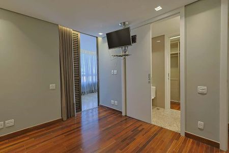 Apartamento para alugar com 245m², 3 quartos e 4 vagas Apartamento para alugar com 245m², 3 quartos e 4 vagasSuíte 2