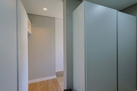 Apartamento para alugar com 245m², 3 quartos e 4 vagas Apartamento para alugar com 245m², 3 quartos e 4 vagasSuíte
