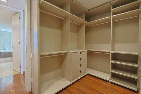 Apartamento para alugar com 245m², 3 quartos e 4 vagas Apartamento para alugar com 245m², 3 quartos e 4 vagasCloset da Suíte 3