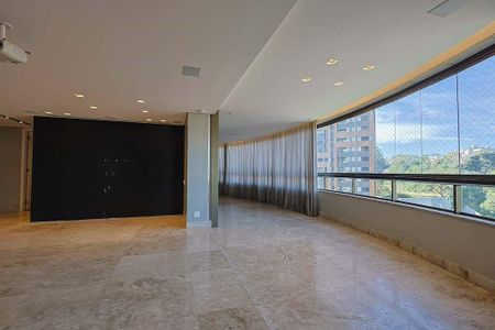 Apartamento para alugar com 245m², 3 quartos e 4 vagas Apartamento para alugar com 245m², 3 quartos e 4 vagasSala