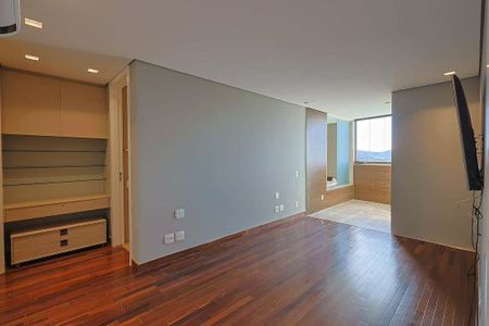 Apartamento para alugar com 245m², 3 quartos e 4 vagas Apartamento para alugar com 245m², 3 quartos e 4 vagasSuíte 3