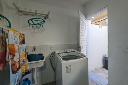 Casa para alugar com 76m², 2 quartos e 1 vaga