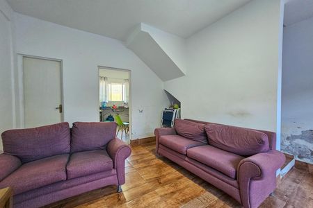 Casa para alugar com 76m², 2 quartos e 1 vaga