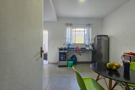 Casa para alugar com 76m², 2 quartos e 1 vaga