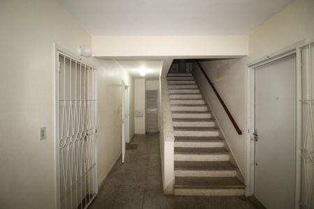 Corredor de apartamento à venda com 1 quarto, 42m² em Passo D’areia, Porto Alegre