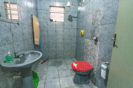 Banheiro social 2 de casa para alugar com 2 quartos, 150m² em Vila Antonio Tadeu, Diadema