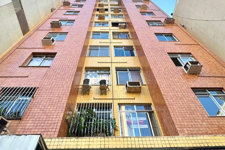 Apartamento para alugar com 76m², 2 quartos e sem vaga