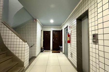 Apartamento para alugar com 76m², 2 quartos e sem vaga
