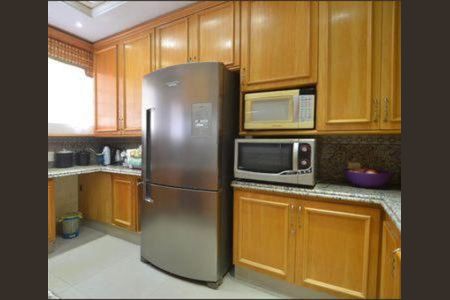 Casa para alugar com 700m², 11 quartos e 4 vagas Casa para alugar com 700m², 11 quartos e 4 vagasCozinha