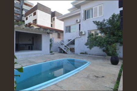 Casa para alugar com 700m², 11 quartos e 4 vagas Casa para alugar com 700m², 11 quartos e 4 vagasÁrea externa
