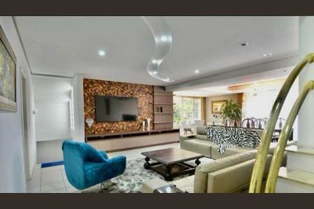 Casa para alugar com 700m², 11 quartos e 4 vagas Casa para alugar com 700m², 11 quartos e 4 vagasSala