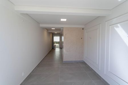 Apartamento à venda com 53m², 2 quartos e 1 vaga Apartamento à venda com 53m², 2 quartos e 1 vagaHall social