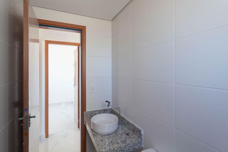 Apartamento à venda com 53m², 2 quartos e 1 vaga Apartamento à venda com 53m², 2 quartos e 1 vagaBanheiro socia
