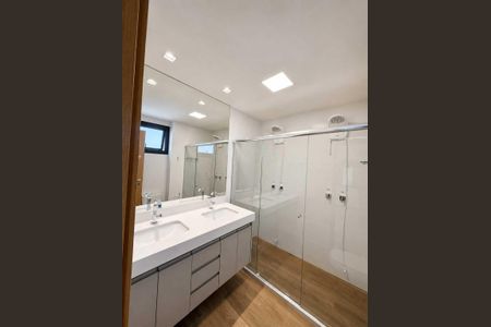 Banheiro social de apartamento à venda com 3 quartos, 97m² em Setor Bueno, Goiânia