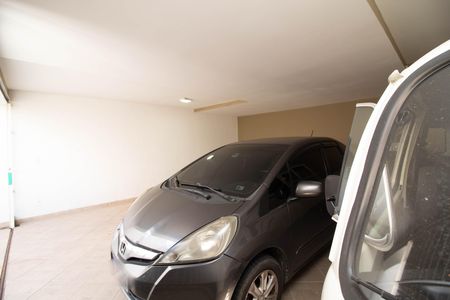 Garagem de casa à venda com 4 quartos, 277m² em Vila Rosalia, Guarulhos